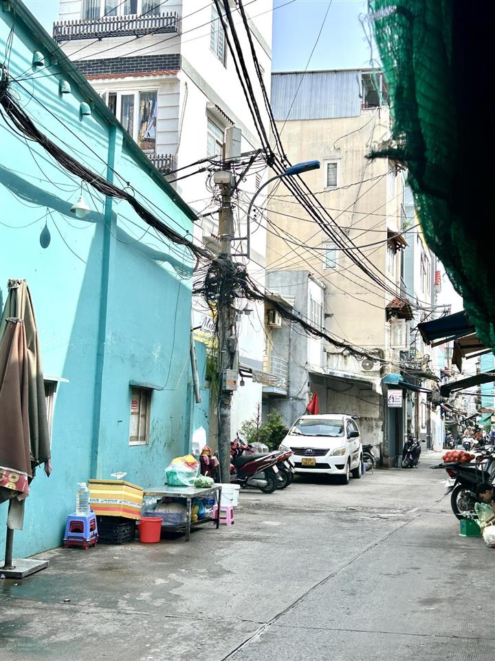 Bán nhà 64m2, tương lai là mặt tiền xe hơi, đ.đoàn văn bơ thông ra tôn thất thuyết, khánh hội.