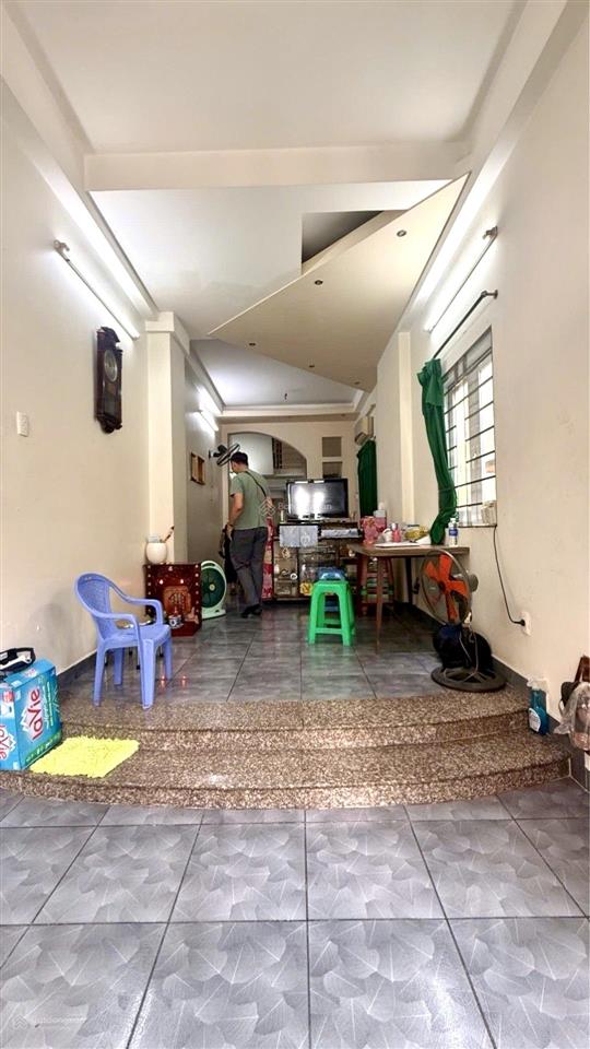 Bán nhà đẹp 3 tầng, 54m2 cách 8m ra mt xe hơi đ. bến vân đồn gần đ. nguyễn khoái, đ. khánh hội