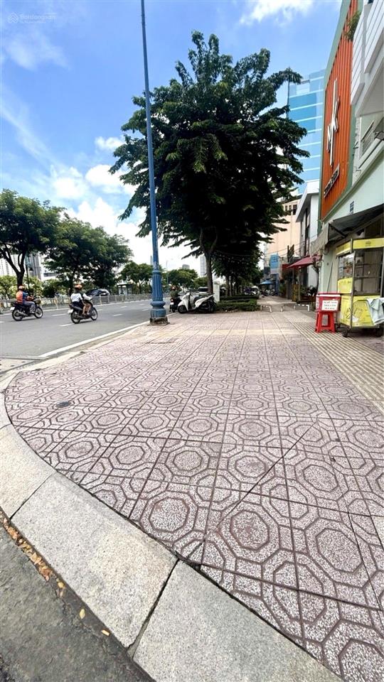 Bán nhà đẹp 3 tầng, 54m2 cách 8m ra mt xe hơi đ. bến vân đồn gần đ. nguyễn khoái, đ. khánh hội