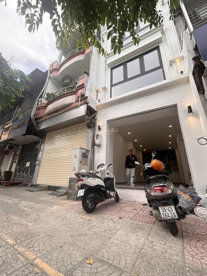 Cho thuê nhà mặt tiền đinh tiên hoàng quận 1 60m2 chỉ 60 triệu/ tháng.