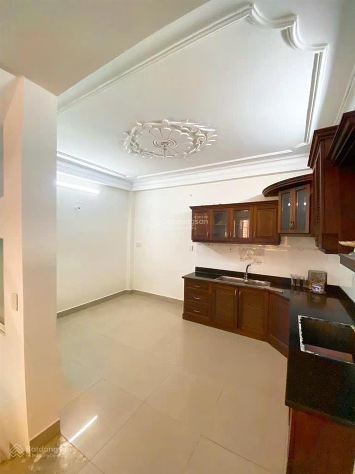 Bán nhà mặt tiền đ.số xe hơi ngủ trong nhà ngang 4.5m, phường khánh hội. hoàng diệu. btct kiên cố.