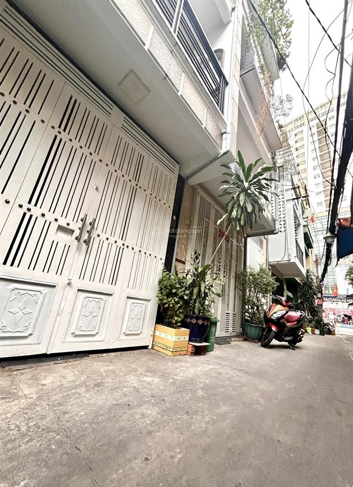 Bán nhà mặt tiền hẻm xe hơi đậu cửa đ.hoàng diệu khánh hội gần vĩnh khánh nguyễn tất thành.