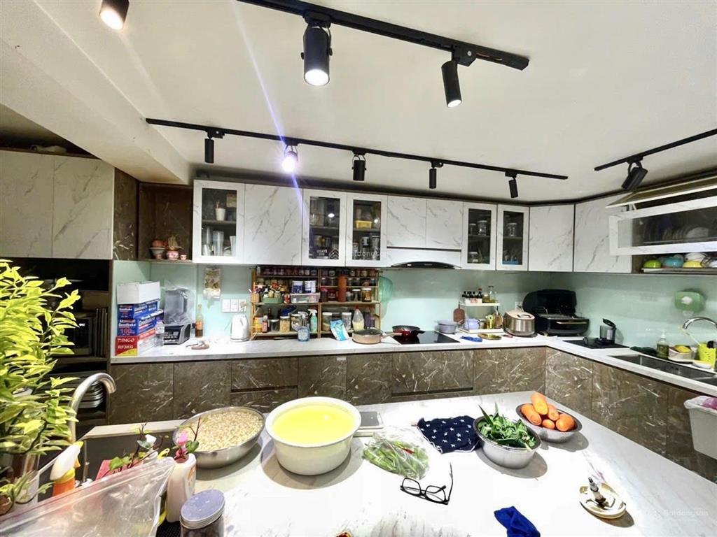 Bán siêu phẩm nhà đẹp ngang lớn đ.bến vân đồn 72m2 chỉ có 8.1t lưu thống q1.q8 chỉ 3p