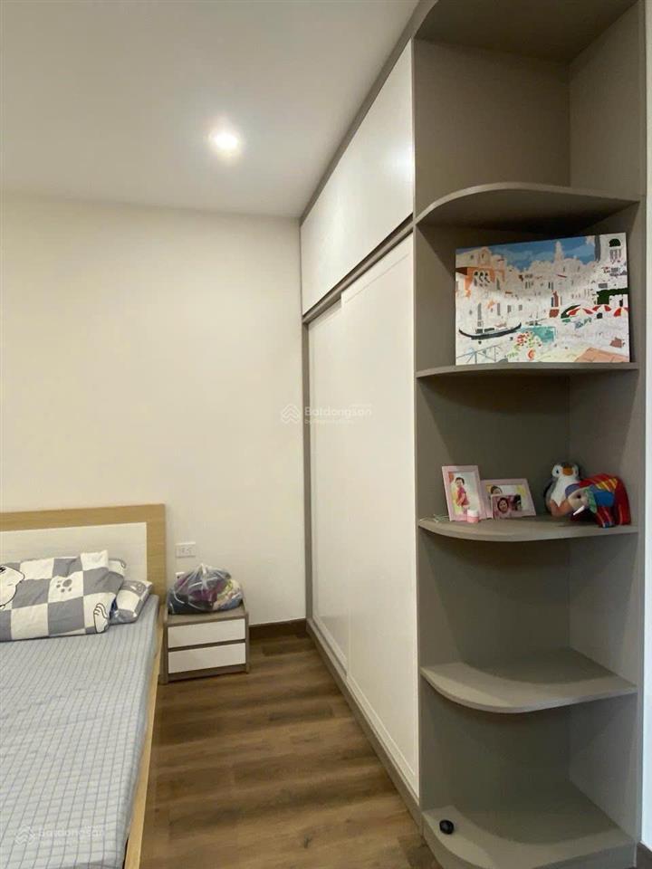 Chủ nhà gửi bán căn hộ 80m2 toà n02 chung cư berriver long biên