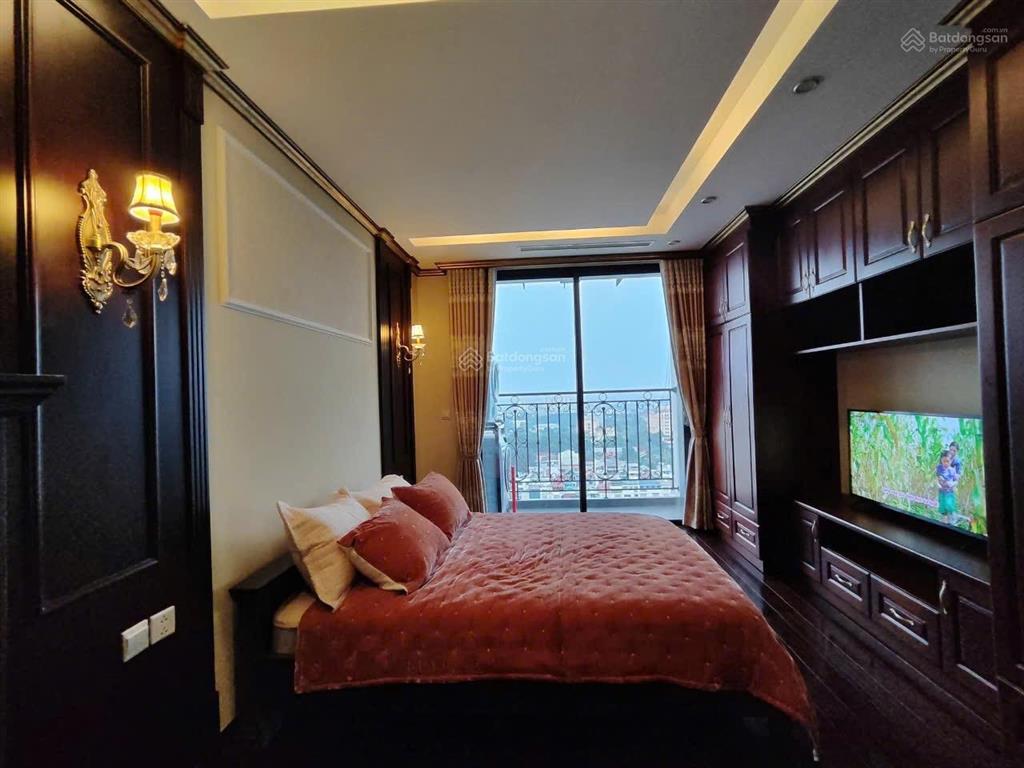 Cho thuê căn hộ 3 ngủ chung cư hc golden city long biên