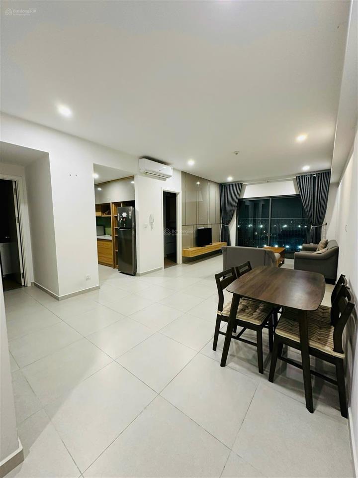 Cho thuê căn hộ 2 ngủ 2 vệ sinh toà n01 berriver long biên