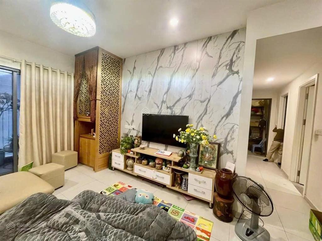 Cho thuê căn hộ 2 ngủ tòa n01 chung cư berriver long biên
