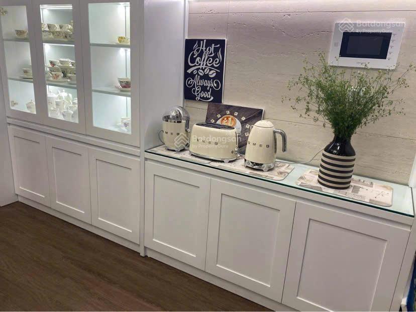 Chính chủ chuyển công tác cần bán gấp căn góc đẹp nhất g1 của tòa 903b chung cư starlake tây hồ tây