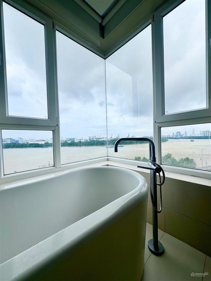 Sổ hồng sẵn, căn góc 2 phòng ngủ 98m2 view cực đẹp trực diện sông sài gòn, toàn cảnh quận 1