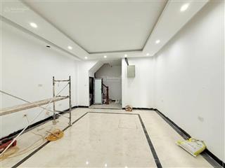 Trương định  hoàng mai  nhà mới kính koong  5 tầng thang máy  giá tốt 10.9 tỷ.