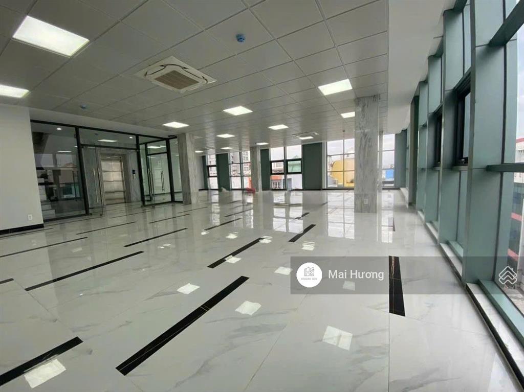 Cho thuê tòa nhà mới xây góc 2 mt đường bàu cát  trương công định. vị trí đẹp. mặt tiền ngang 16m
