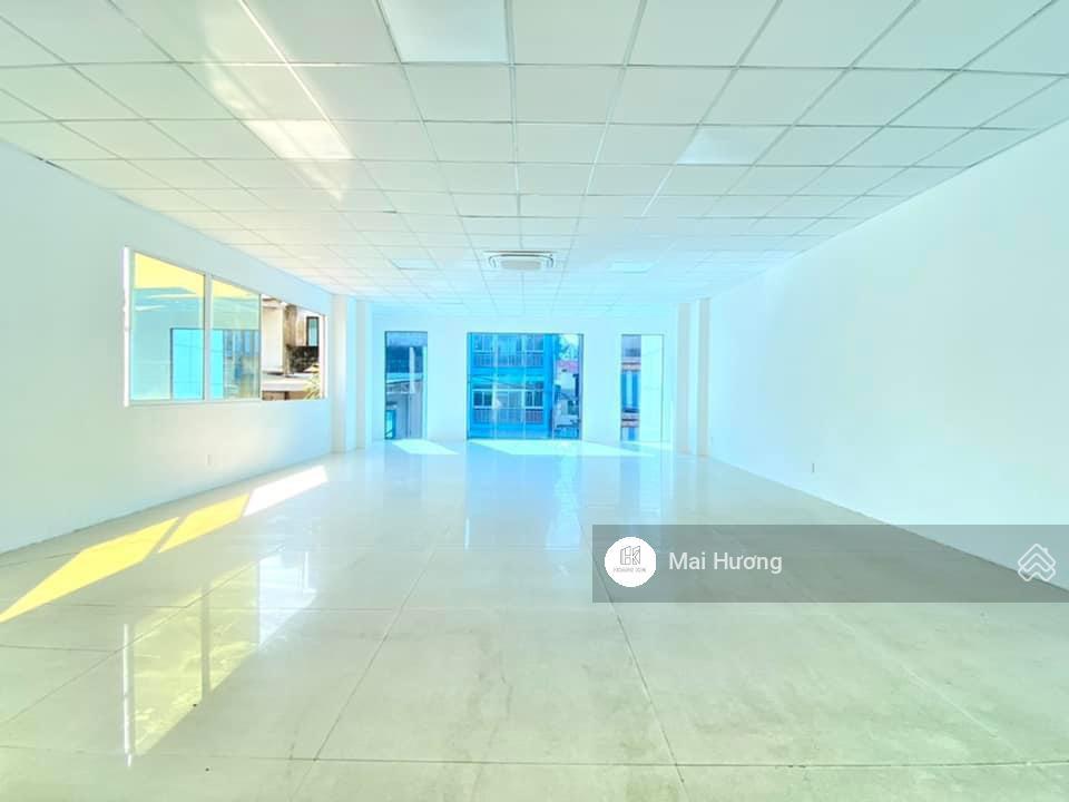 Building mới xây góc 2 mặt tiền 456 đường tân sơn nhì  ngay tuyến đường thương mại quận tân phú.