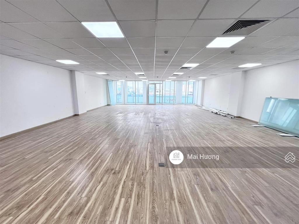 Siêu phẩm building khu bàu cát  góc 2 mt 141 đường đồng đen tân bình  ngang 30m. vị trí đắc địa.