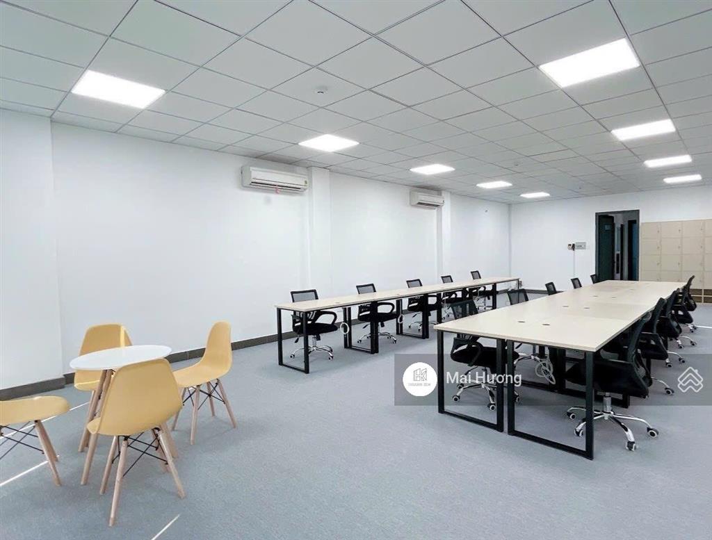 Building mới đường út tịch ngay khu khách sạn đệ nhất tân bình. hầm 5 tầng. hệ thống máy lạnh, pccc