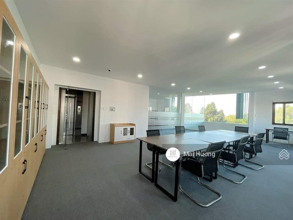 Siêu phẩm building khu nhà ga t3  mặt tiền kinh doanh 133a đường cộng hòa tân bình  dt ngang 10m.