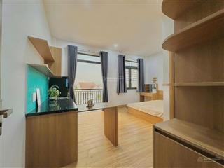 Dạng chdv studio ban công thang máy full nội thất, phòng mới ban công to có máy giặt riêng