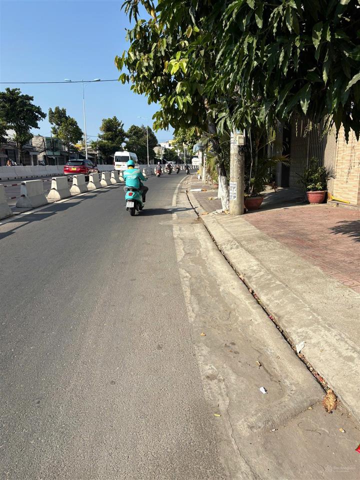 Nhà mặt tiền nguyễn tất thành cạnh sungroup kinh doanh đỉnh vị trí vàng mặt tiền đườ