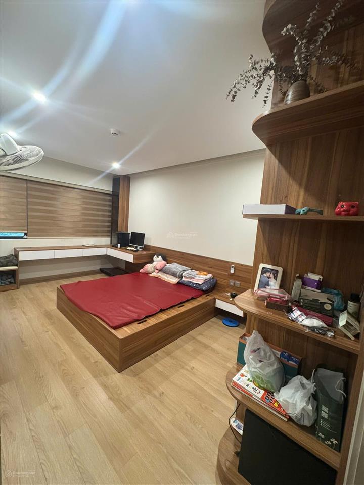 Bán căn 2pn diện tích 72m2 giá chỉ 5,3 tỷ  tầng trung đẹp  view hồ đẹp  vào ở luôn
