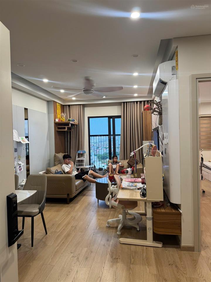 Bán căn 2pn diện tích 72m2 giá chỉ 5,3 tỷ  tầng trung đẹp  view hồ đẹp  vào ở luôn