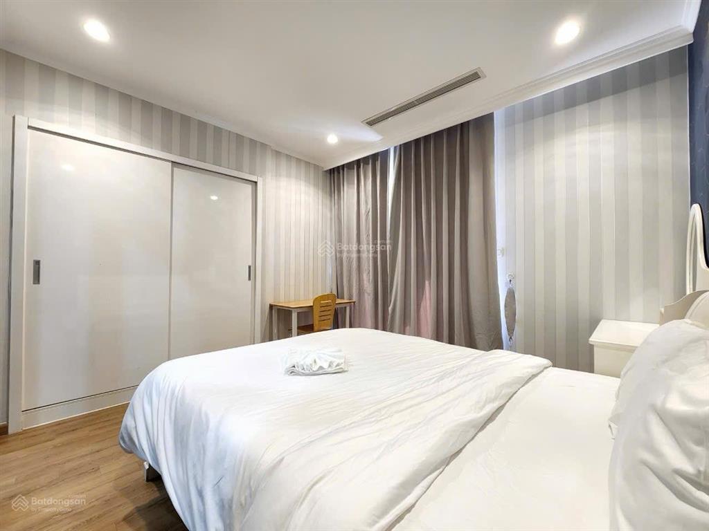 Cho thuê siêu phẩm căn hộ 1 pn toà r6, diện tích 55m2.