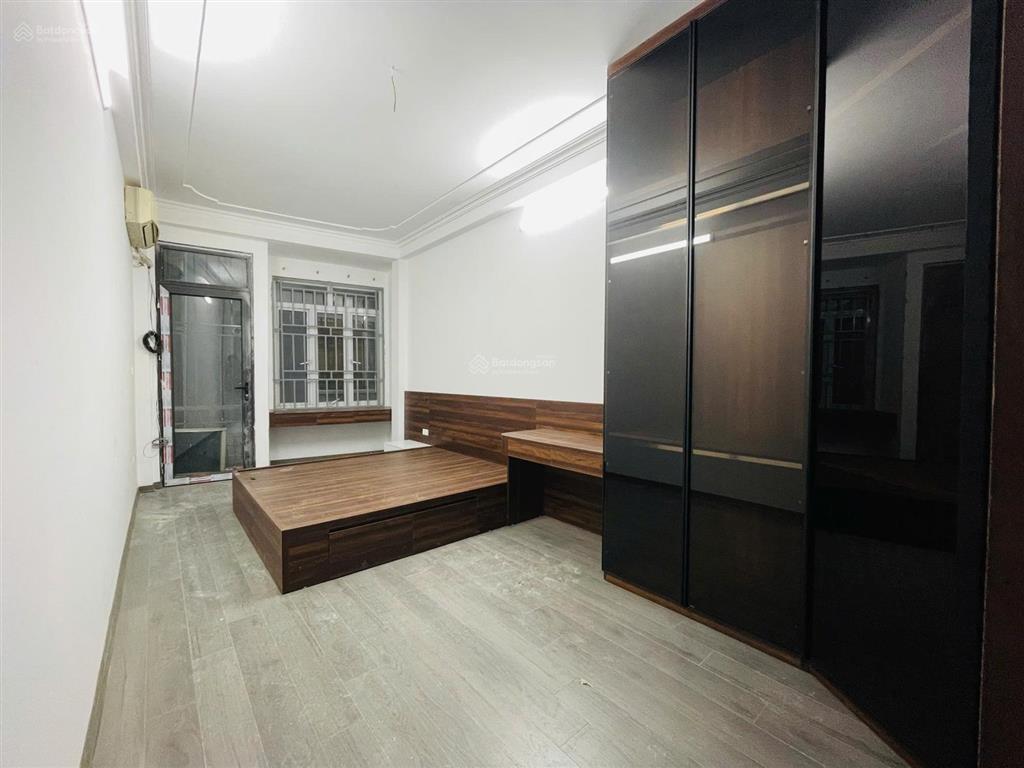 Nhỉnh 9 tỷ hàng hiếm xuân đỉnh 35m x 5 tầng. ba gác đỗ cửa, ngõ thoáng sạch văn minh.