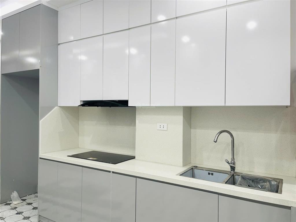 Nhỉnh 9 tỷ hàng hiếm xuân đỉnh 35m x 5 tầng. ba gác đỗ cửa, ngõ thoáng sạch văn minh.