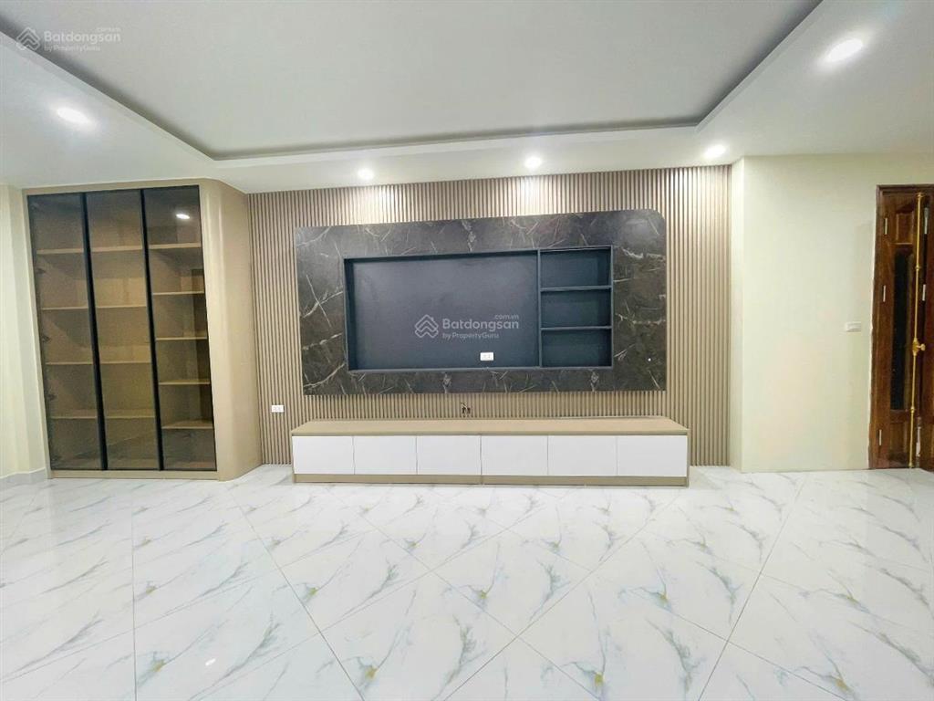 Tin chuẩn 100% , 3 bước ra mặt phố , nhà mới , thang máy , 200m ra lăng bác !!!!