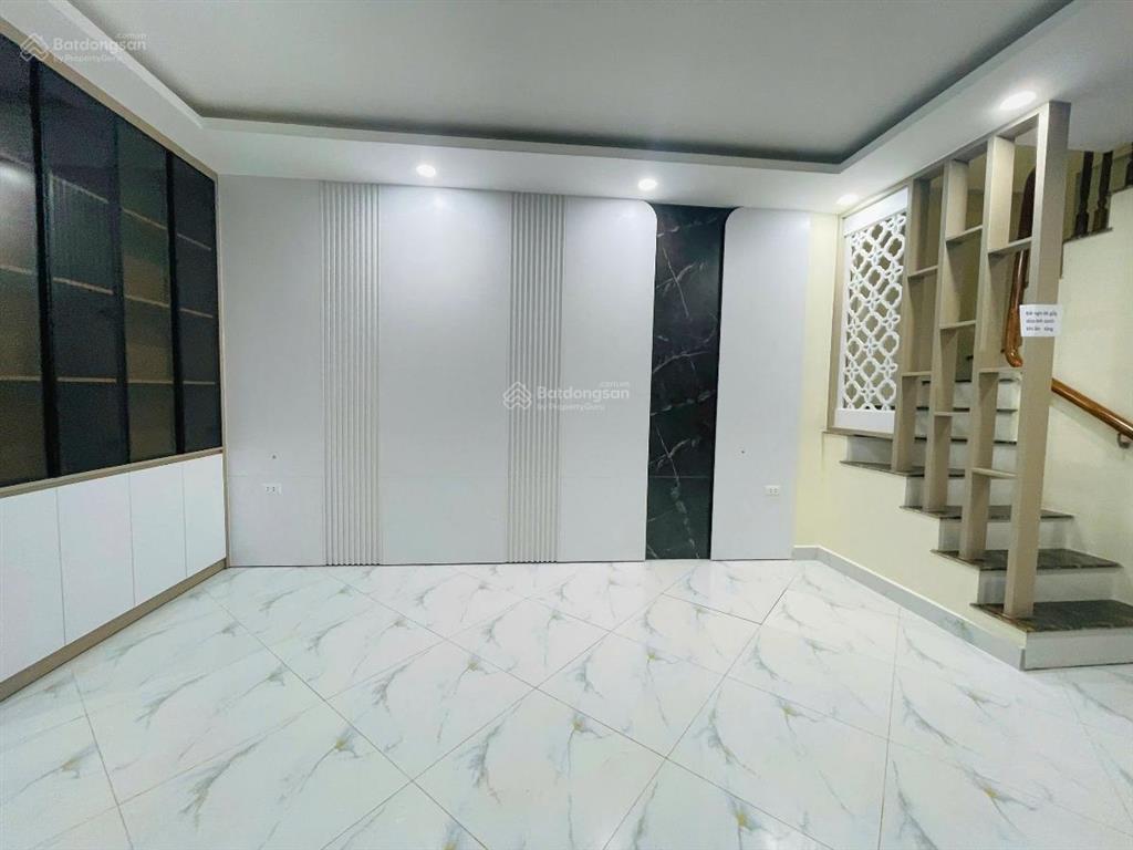 Tin chuẩn 100% , 3 bước ra mặt phố , nhà mới , thang máy , 200m ra lăng bác !!!!