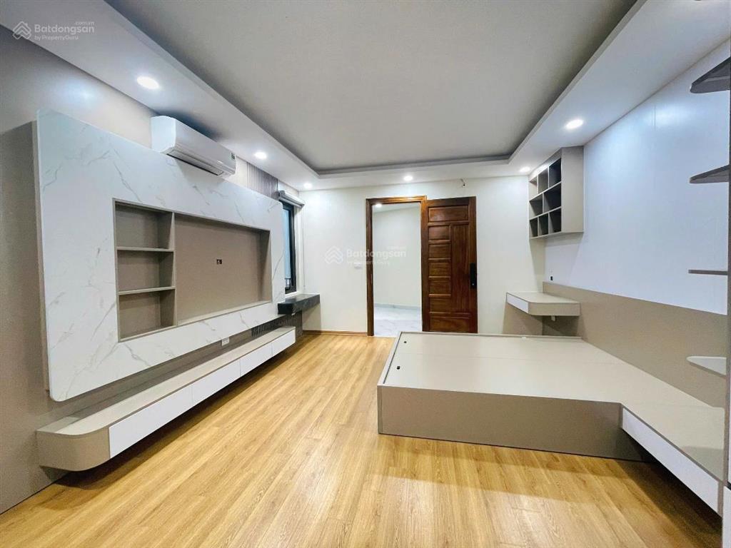 Tin chuẩn 100% , 3 bước ra mặt phố , nhà mới , thang máy , 200m ra lăng bác !!!!