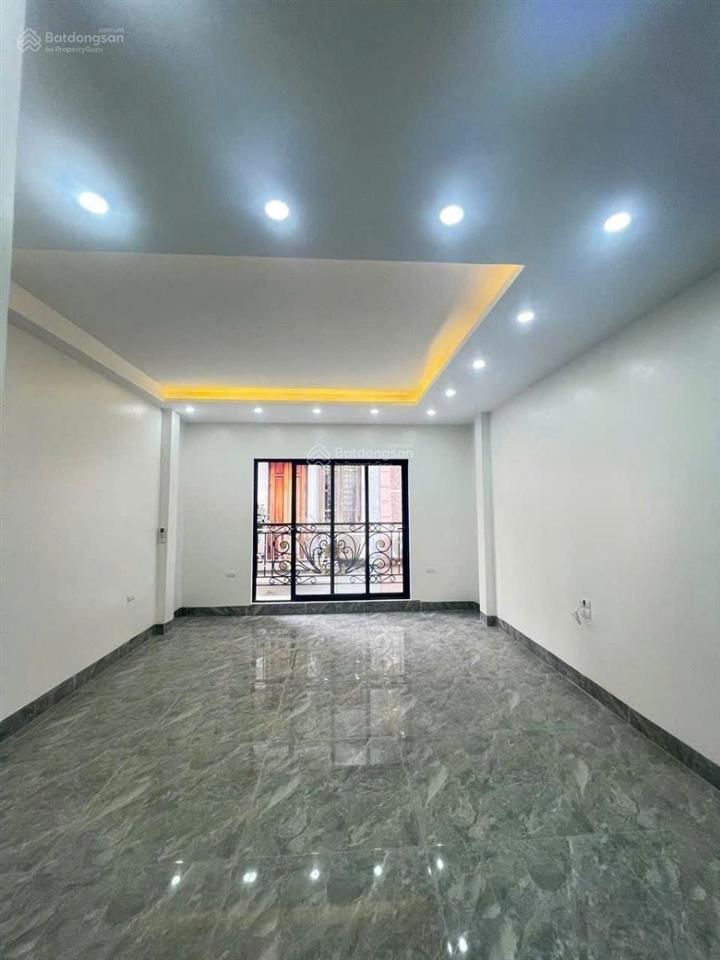 Đừng lo , 15 tỷ đã có nhà oto đỗ cửa lạc long quân !!!!