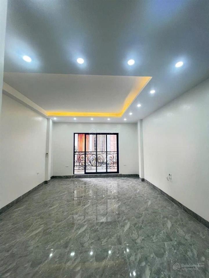 Nhà mới thang máy oto đỗ cửa 30m ra phố 6 tầng thang máy yên hoà  trần duy hưng