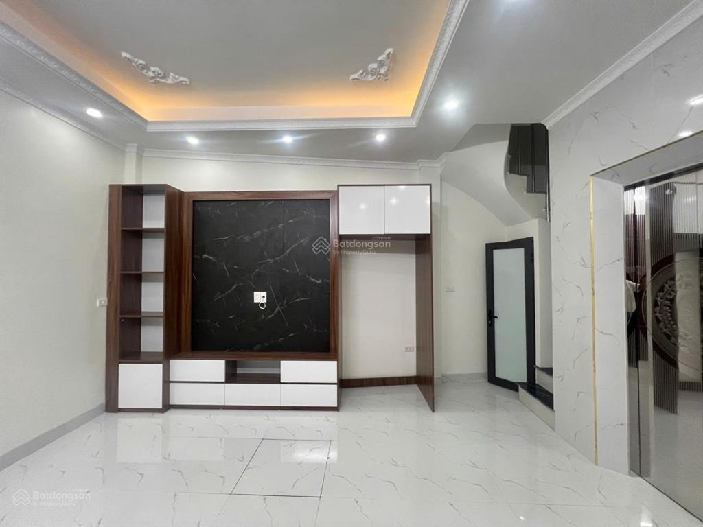 Nhà võng thị 5 tầng, dân xây, cải tạo thang máy được, giá tốt, tương lai sau quy hoạch càng gần phố