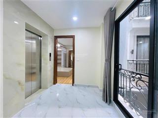 Nhà mới cực đẹp tại cầu giấy, thiết kế hiện đại, gần phố lớn, tiện ích đầy đủ quanh nhà.