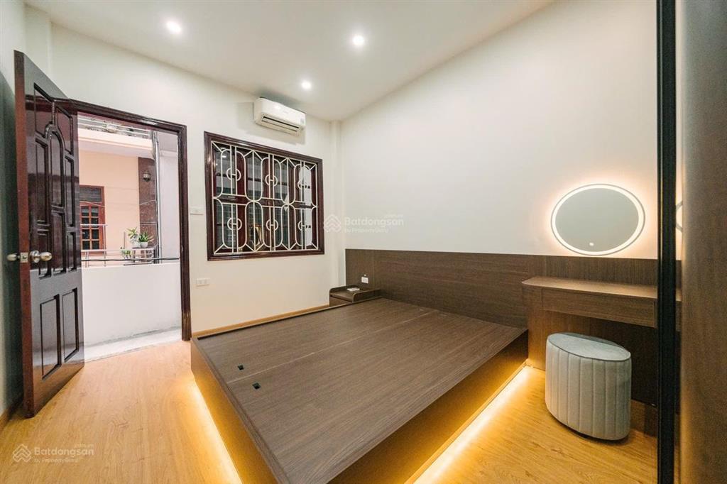 Nhà đẹp thang máy, ngõ rộng gần phố, cực hợp gia đình an cư lâu dài tầm tiền 15 tỷ
