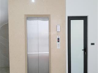 Căn nhà đáng sống cho gia đình thang máy hiện đại, ngõ rộng, gần phố, tiện di chuyển