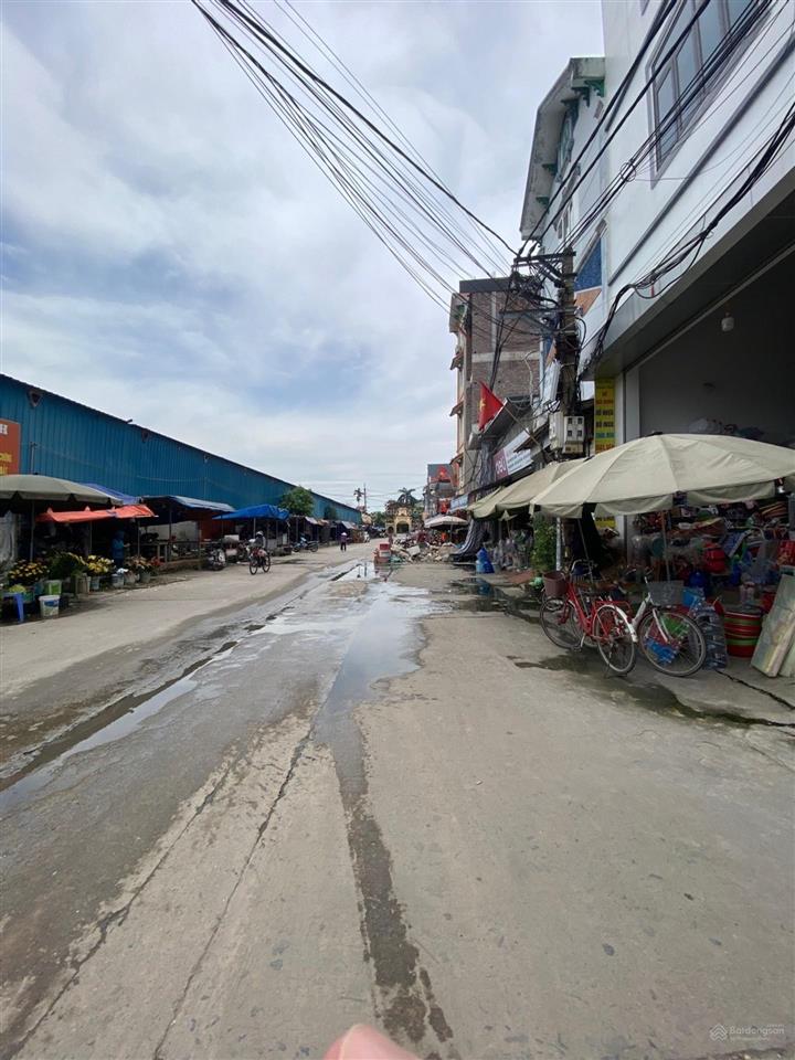 Siêu phẩm lô đất đẹp tại quang minh. đường ô tô tránh, sổ đỏ cất két. giá 56 tr. mời các bác