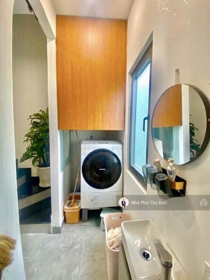 Bán nhà 2 tầng  ô tô đỗ cửa  full nội thất  gần đông tăng long
