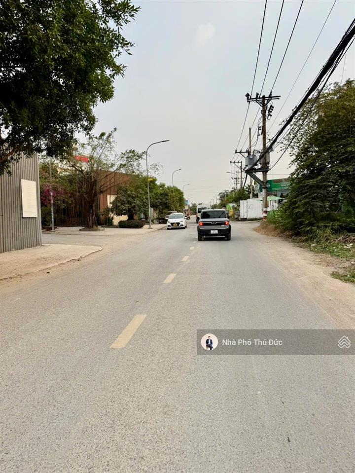 Bán nhà 2 tầng  ô tô đỗ cửa  full nội thất  gần đông tăng long