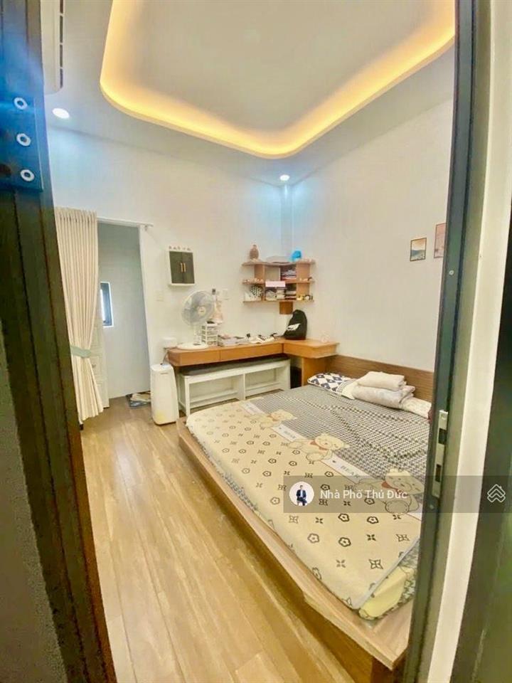 Bán nhà 2 tầng  ô tô đỗ cửa  full nội thất  gần đông tăng long