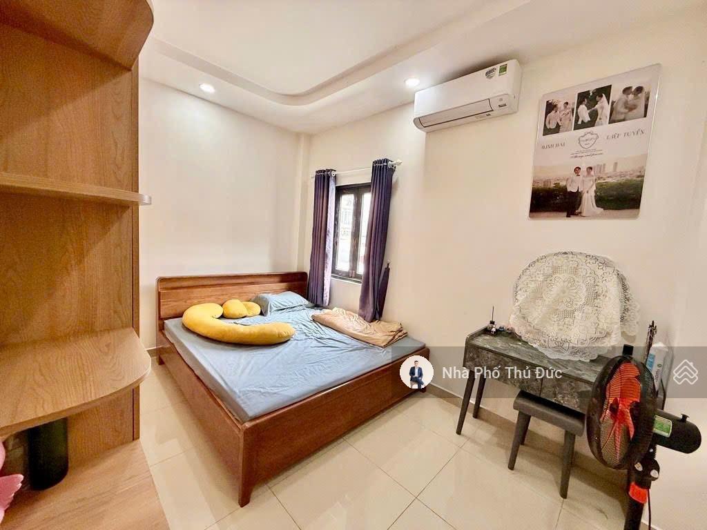 Bán nhà mặt tiền 3 tầng  ngay trường phú hữu  gần global city