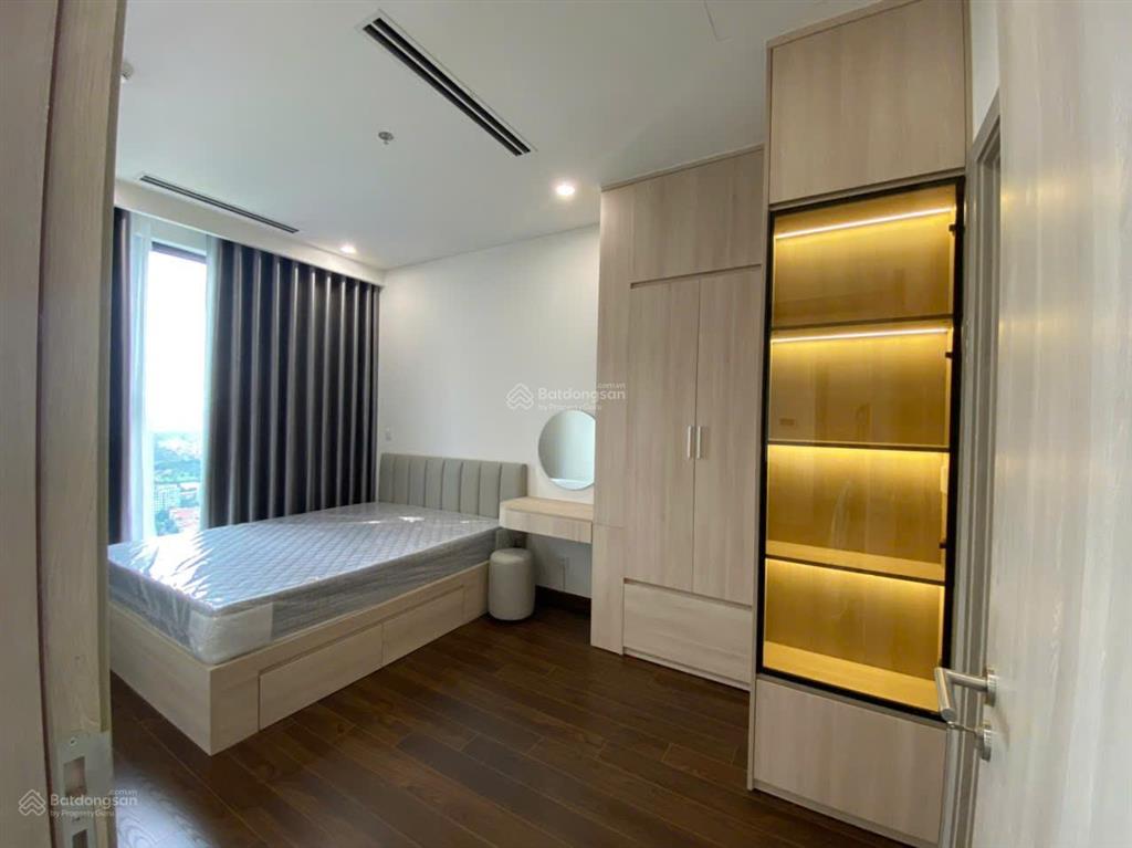 Cần cho thuê gấp 62m vinsmart city  giá hạt dẻ