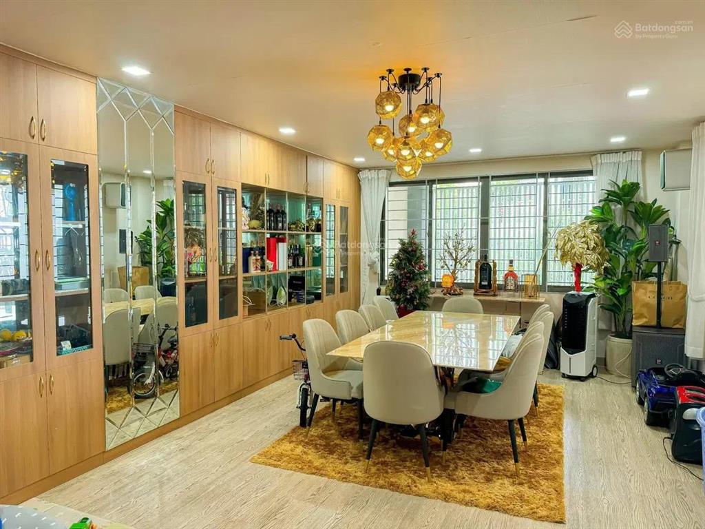 Bán nhà mặt phố nguyễn gia thiều hoàn kiếm 198m, 3 tầng mt 25m 120 tỷ.