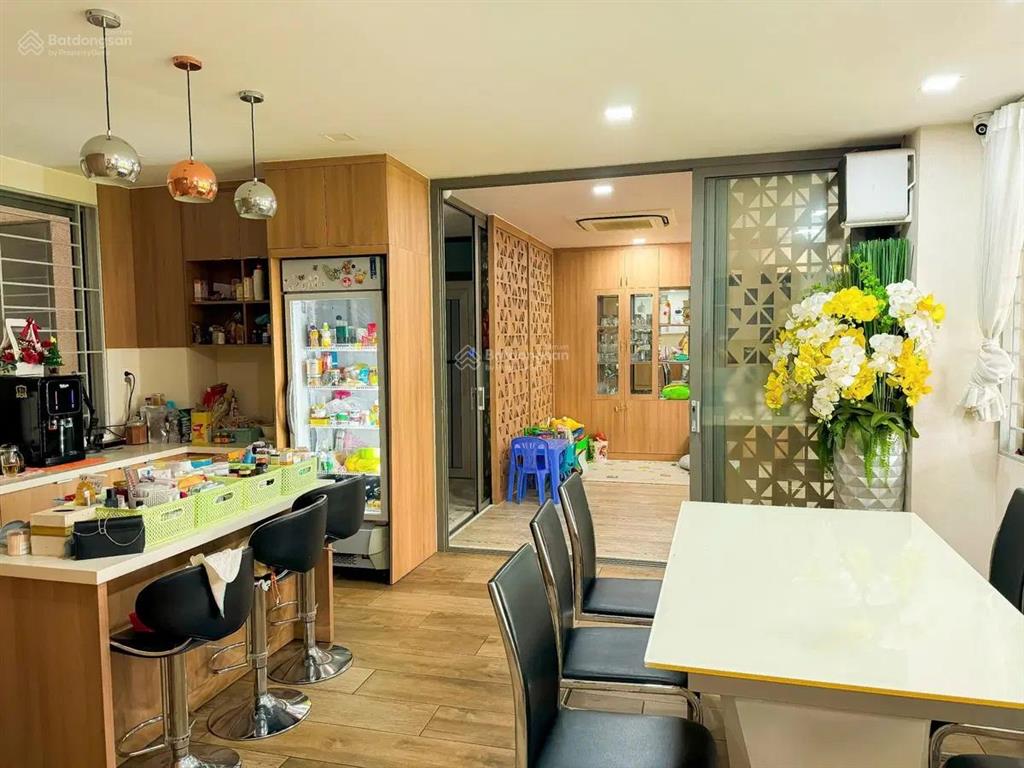 Bán nhà mặt phố nguyễn gia thiều hoàn kiếm 198m, 3 tầng mt 25m 120 tỷ.