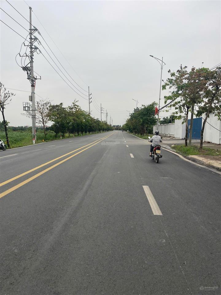 Bán nhà mặt đường đông lai, liên hồng, đan phượng, hà nội, diện tích 260m2 mặt tiền 8.2m, nở hậu