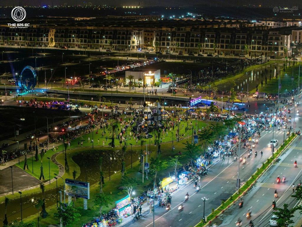 Đất nền đã có sổ, hướng đông nam cực mát  bước chân ra cổng trường & trạm y tế.