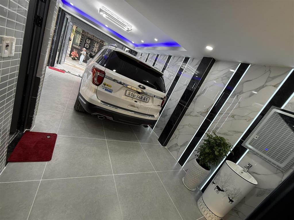 Siêu phẩm nhà phố full nội thất có trang bị thang máy 450kg