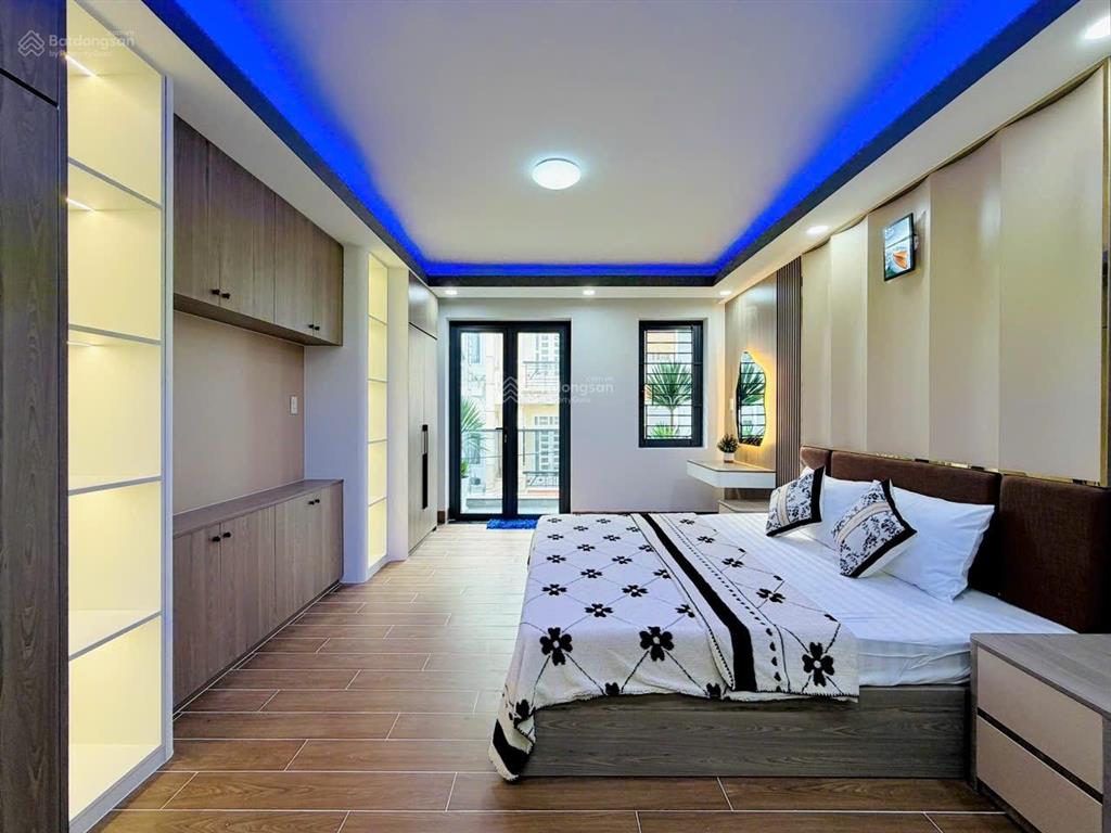 Siêu phẩm nhà phố full nội thất có trang bị thang máy 450kg