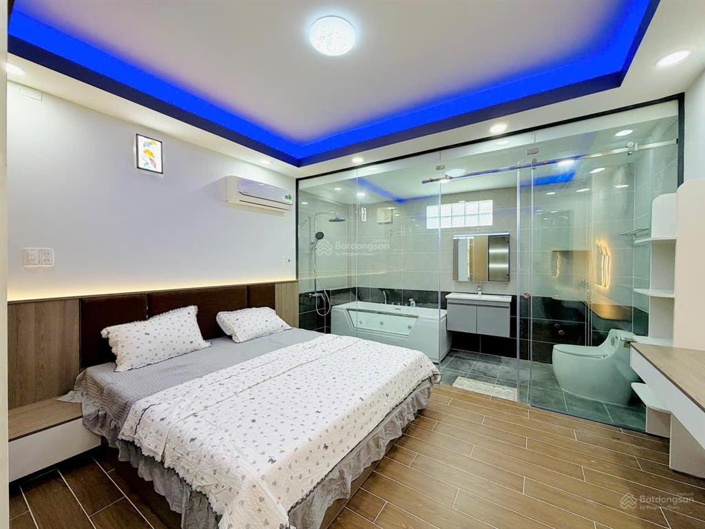Siêu phẩm nhà phố full nội thất có trang bị thang máy 450kg