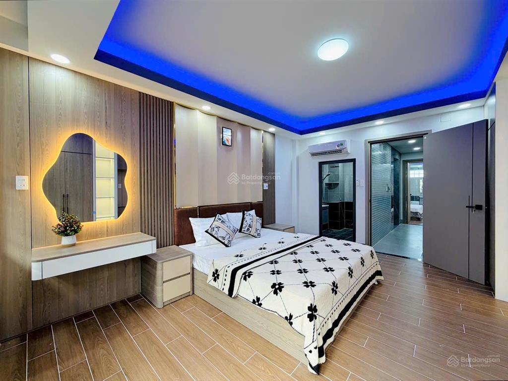 Siêu phẩm nhà phố full nội thất có trang bị thang máy 450kg