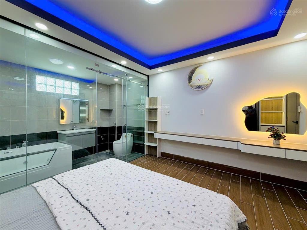 Siêu phẩm nhà phố full nội thất có trang bị thang máy 450kg